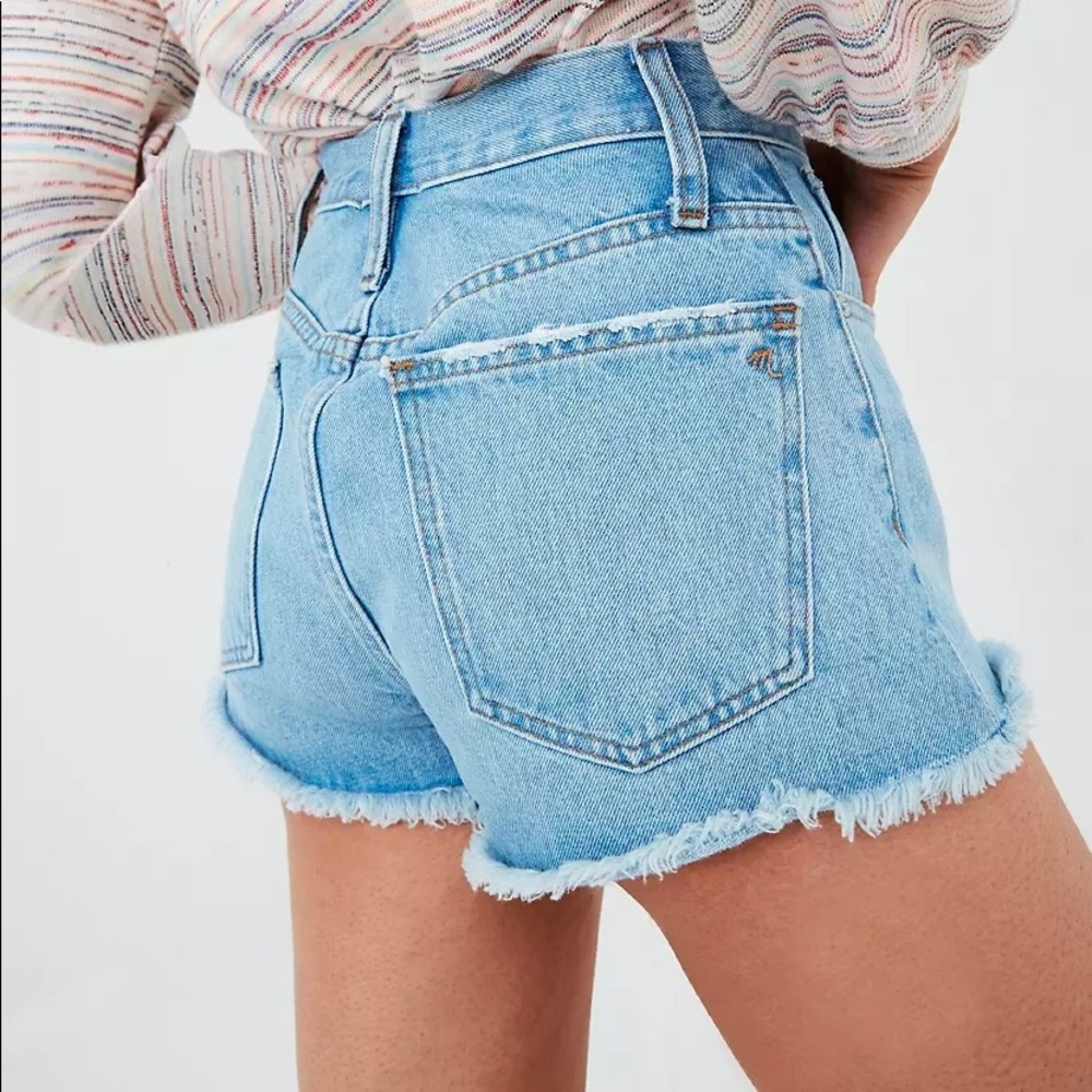 Madewell Relaxed Denim Shorts in Dunwoody Wash